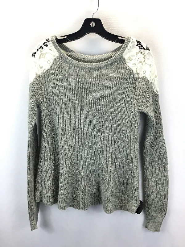 Statement women's sweaterSweater By Hollister In Grey, Size: S