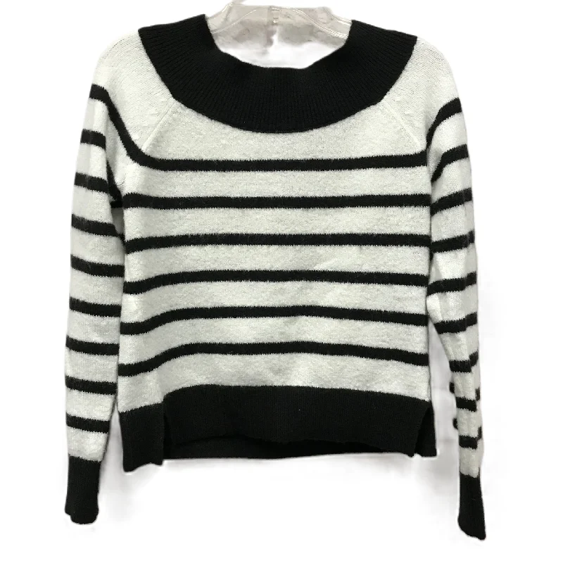 Leather-look women's sweaterSweater By White House Black Market In White, Size: S