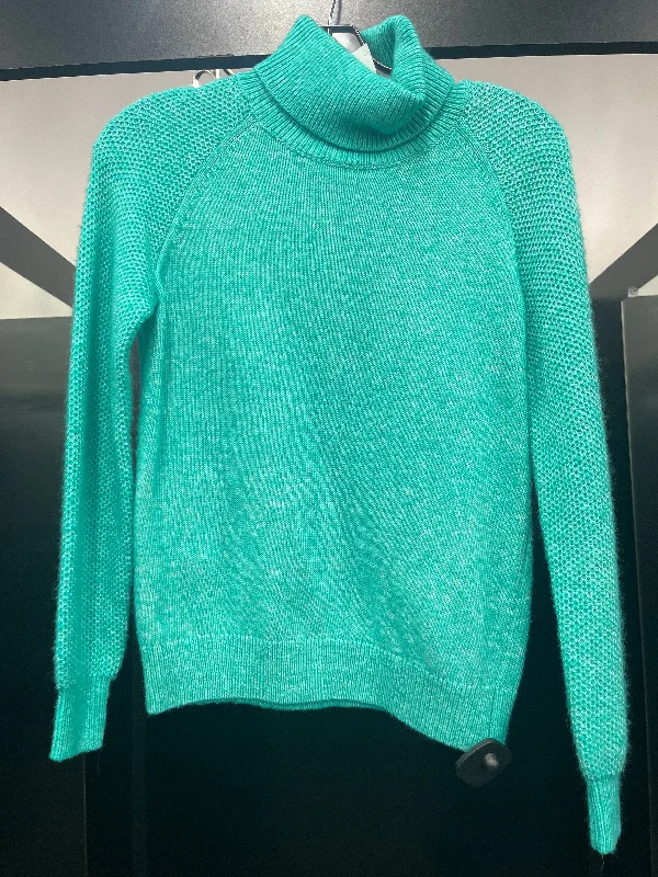 Sage green women's sweaterGreen Sweater Loft, Size Xs