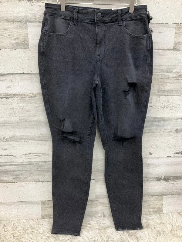 Jeans with a unique blend of denim fabrics for added texture and interestJeans Jeggings By Maurices In Black, Size: L