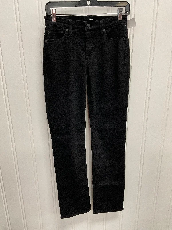 Stretch denim jeans with a high waist and fitted legs for a modern and flattering silhouetteJeans Straight By Lucky Brand In Black, Size: 6