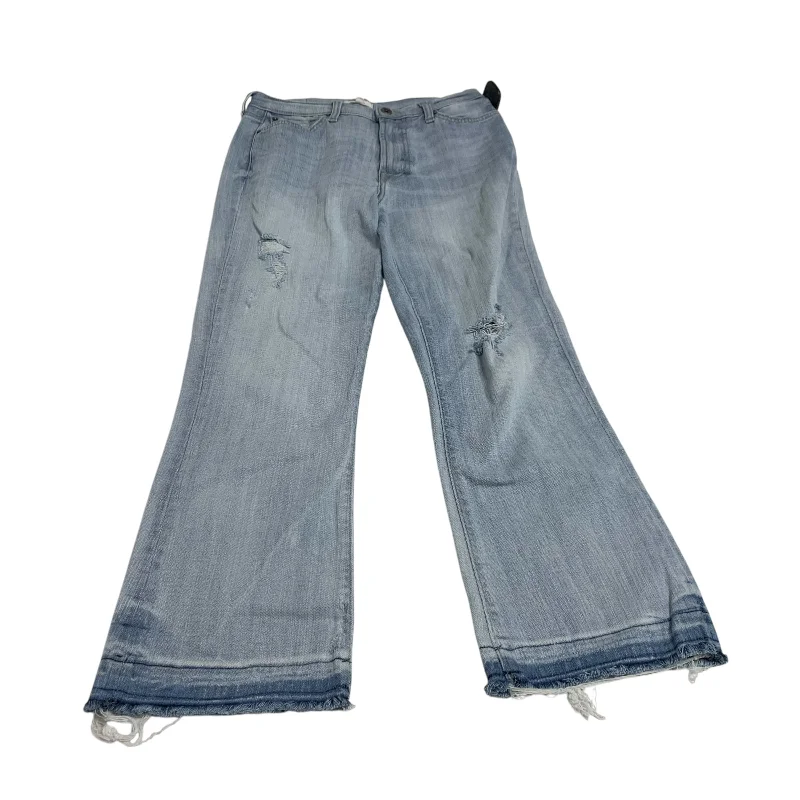 Jeans with a relaxed fit and subtle fading for everyday comfort and styleJeans Boot Cut By Splendid In Blue Denim, Size: 6