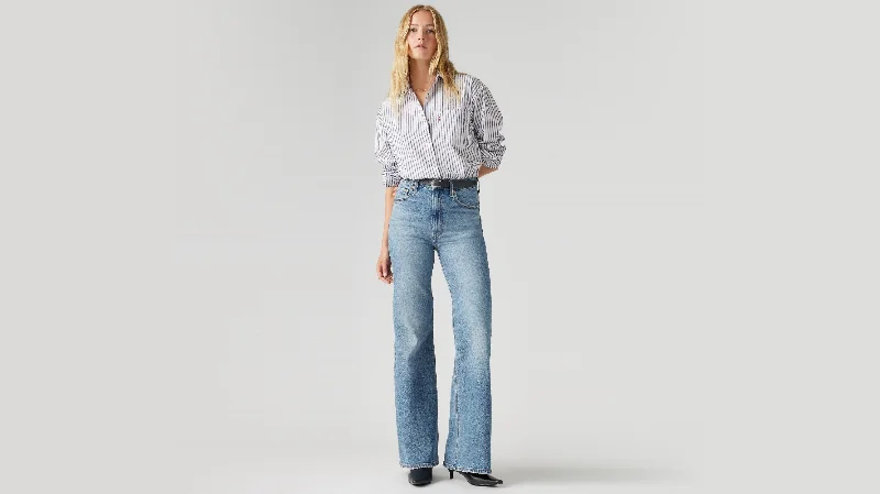 Jeans with a lightweight denim fabric for summer wear and breathabilityLevi's® Women's Ribcage Bell Jeans