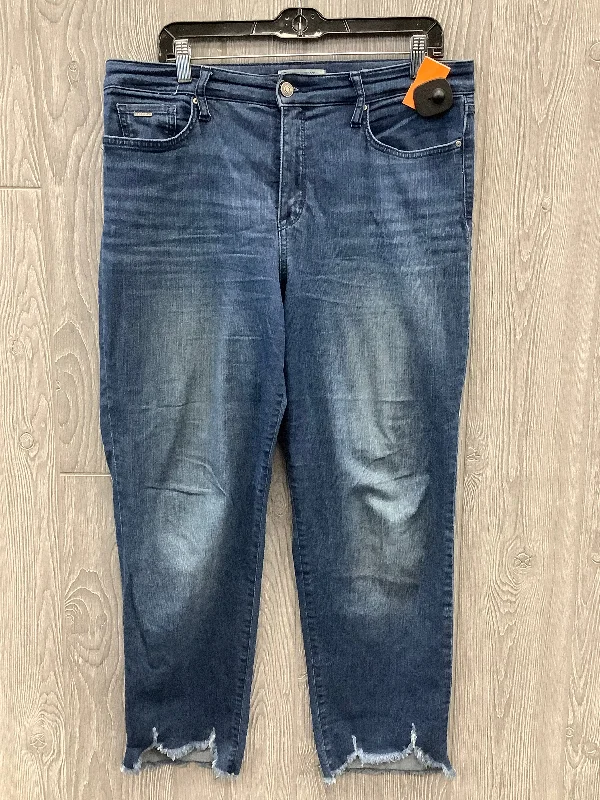 Custom-made jeans for women with personalized fits and unique designs.Jeans Straight By Nine West In Blue, Size: 12