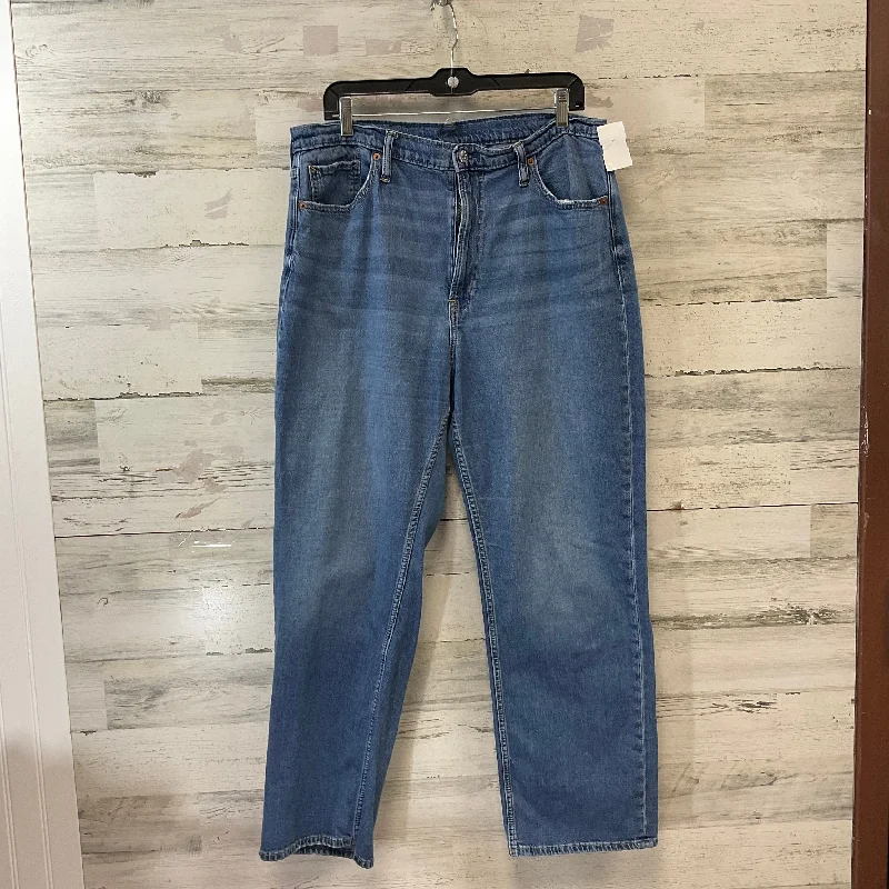 White jeans for a fresh and summery feelJeans Straight By Gap In Blue Denim, Size: 16