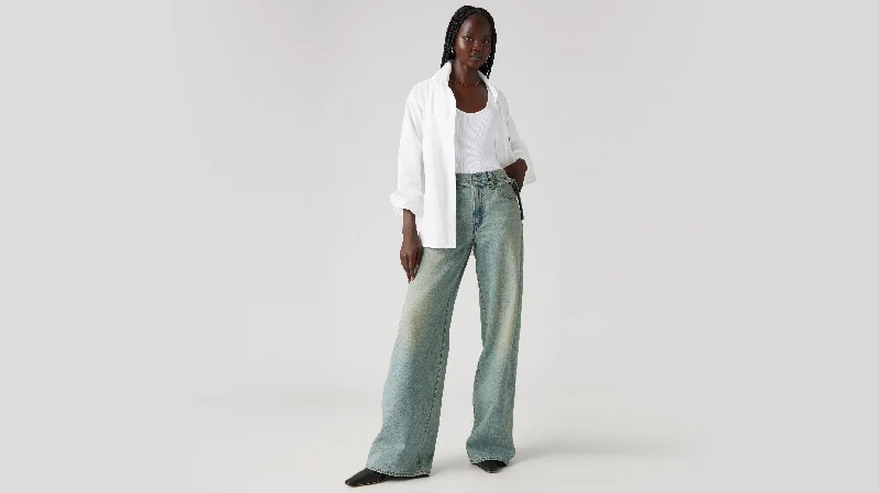 Jeans with a classic straight leg and fitted waist for a flattering silhouetteLevi's® Women's XL Straight Jeans