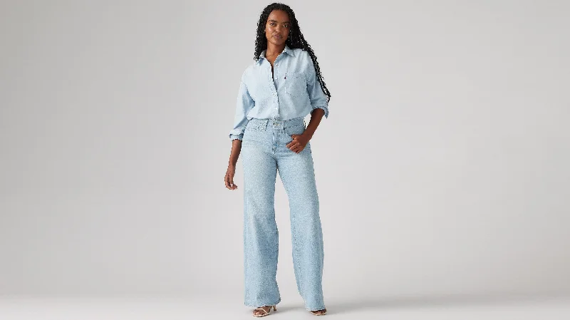 Jeans with a classic five-pocket design and added stretch for ease of movementLevi's® Women's 318 Shaping Wide-Leg Jeans