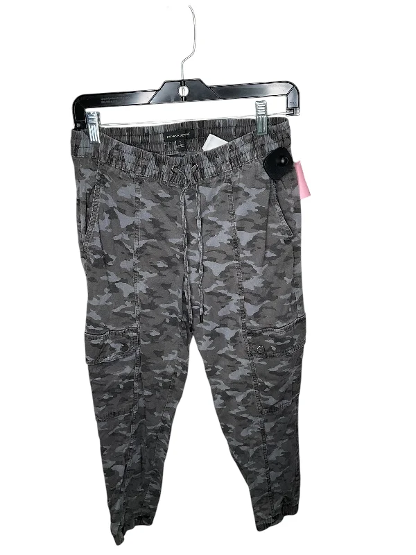 Low-rise women's jeansPants Joggers By Banana Republic In Camouflage Print, Size: S