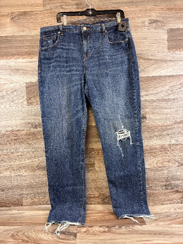 Jeans with distressing at the kneesJeans Boyfriend By Old Navy In Blue Denim, Size: 14l