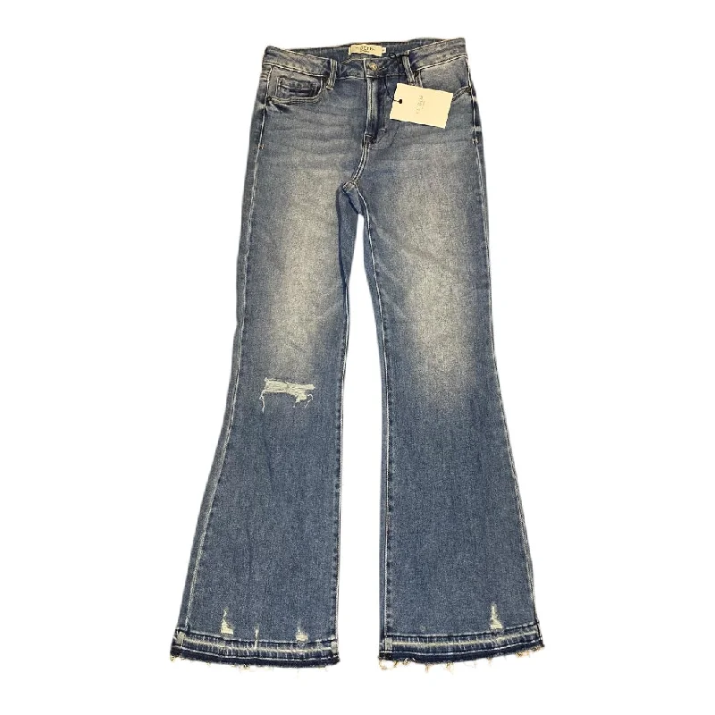 Bootcut jeans with a high waist for a flattering fitJeans Flared By Cmc In Blue Denim, Size: 6