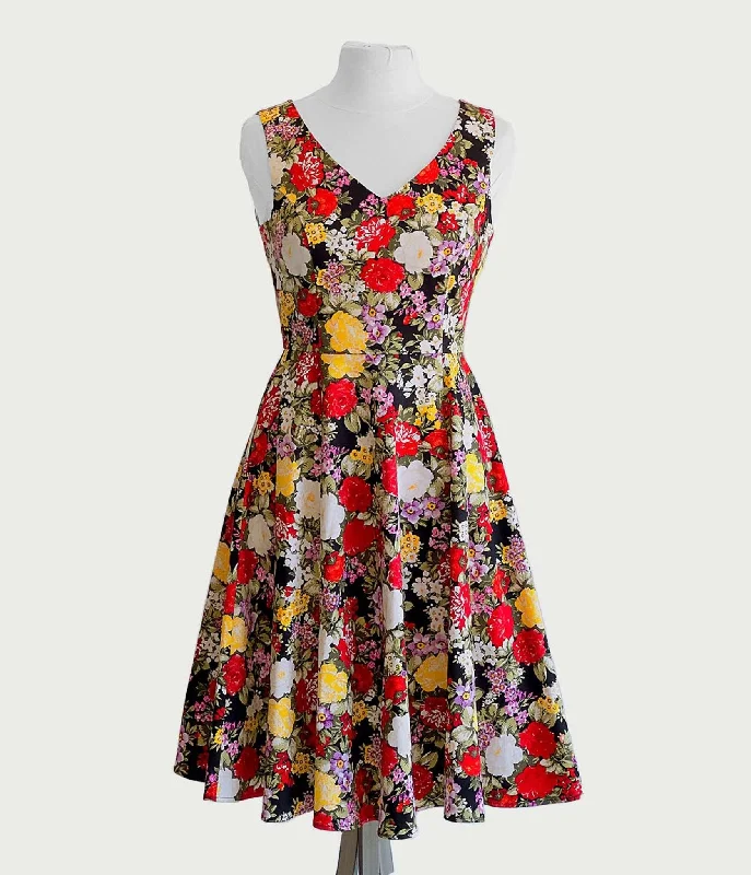 Vintage-inspired dresses for retro fashion loversBlack Garden Floral Swing Dress